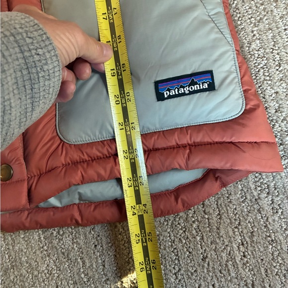 Women’s Bivy Hooded Vest - Picture 8 of 9